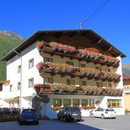 Hotel St-Leonhard 皮茨河谷圣莱昂哈德 外观 照片
