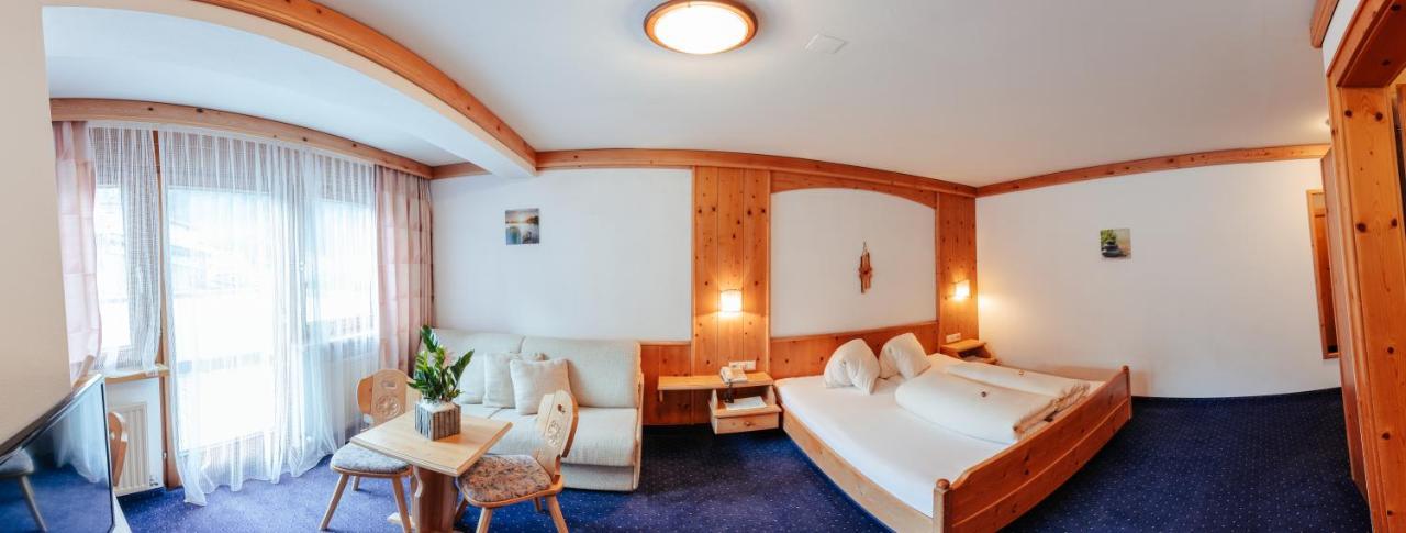Hotel St-Leonhard 皮茨河谷圣莱昂哈德 外观 照片