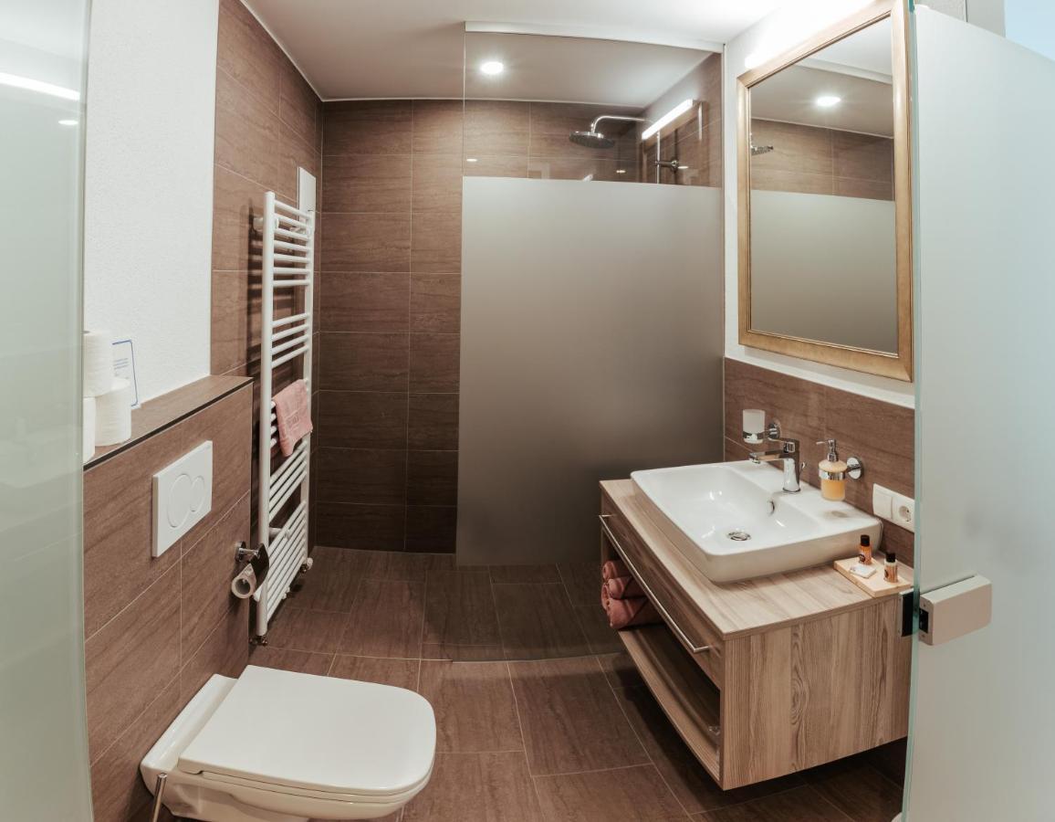 Hotel St-Leonhard 皮茨河谷圣莱昂哈德 外观 照片