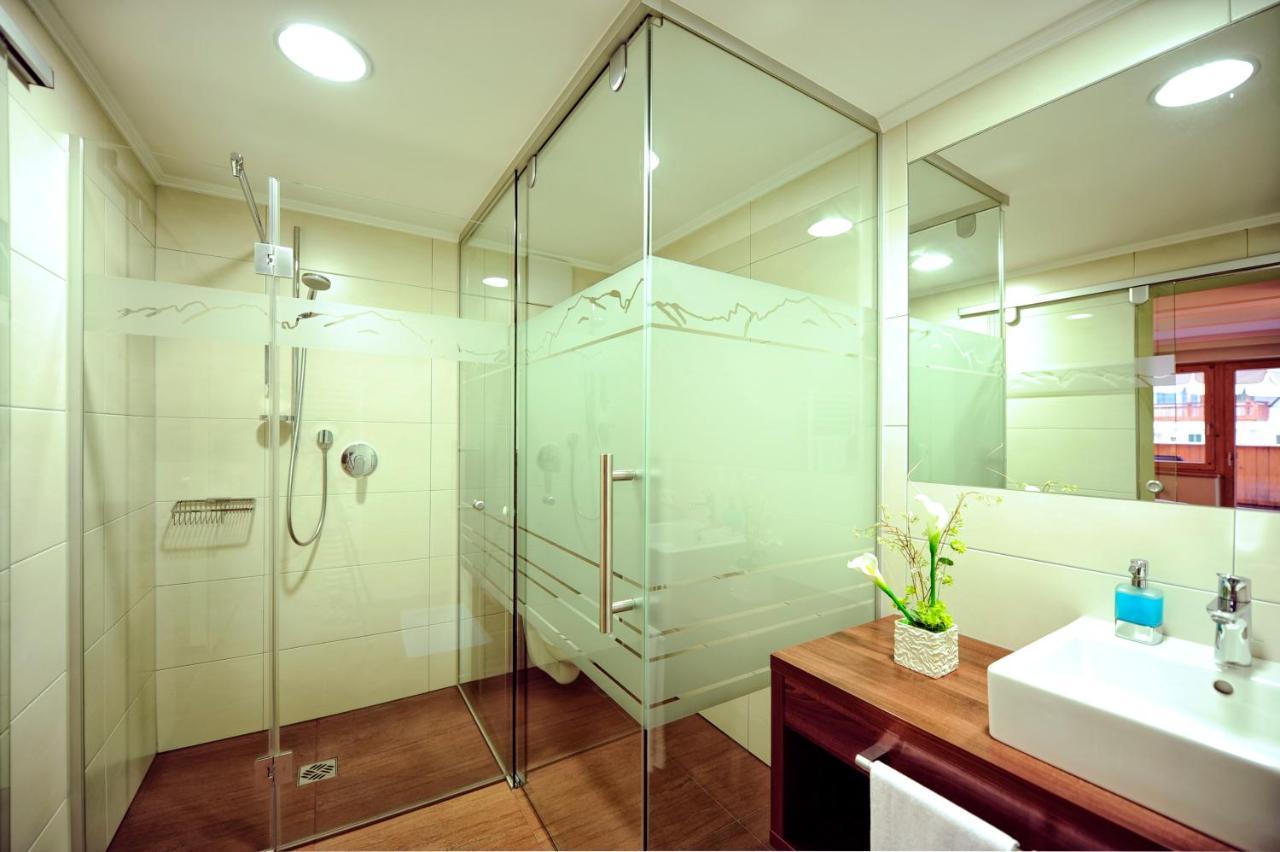 Hotel St-Leonhard 皮茨河谷圣莱昂哈德 外观 照片