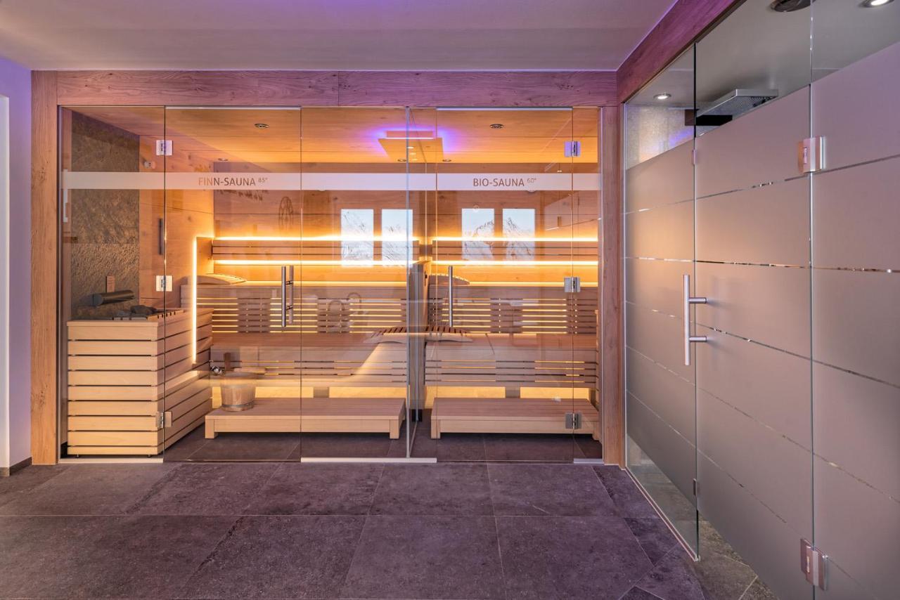 Hotel St-Leonhard 皮茨河谷圣莱昂哈德 外观 照片