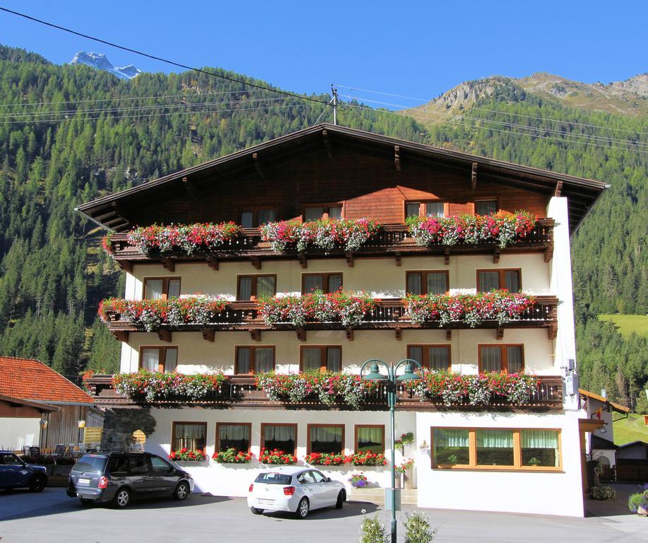 Hotel St-Leonhard 皮茨河谷圣莱昂哈德 外观 照片
