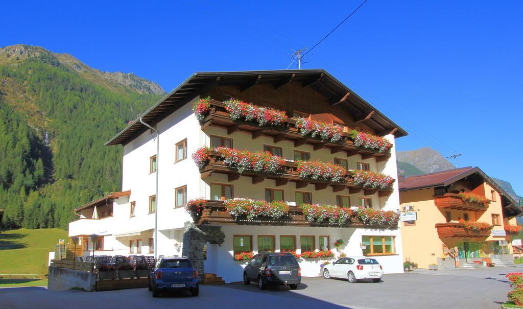 Hotel St-Leonhard 皮茨河谷圣莱昂哈德 外观 照片